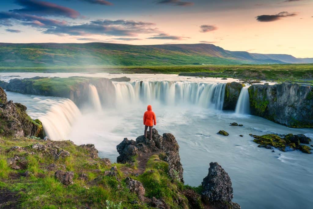 Uitzicht over watervallen in IJsland