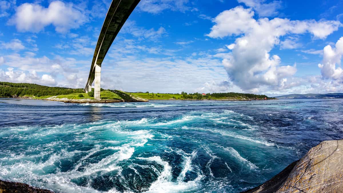 The climate of Saltstraumen and the best travel time