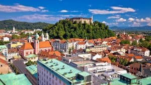 Weer in Ljubljana, Slovenië in juli 2023: temperatuur, zon en neerslag