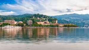 Het weer in Arona, Italië in april 2020