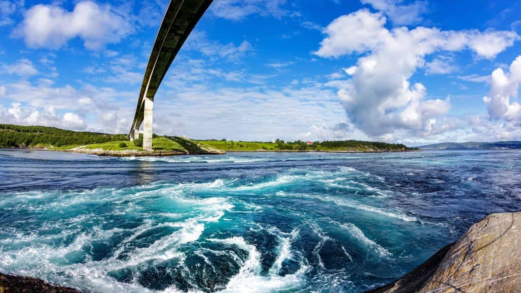 Weer in Saltstraumen in april 2025: temperatuur, zon en neerslag