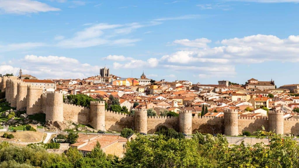 Weer in Ávila in september 2025: temperatuur, zon en neerslag
