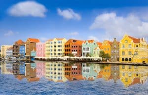 Kleurrijk Willemstad op Curacao