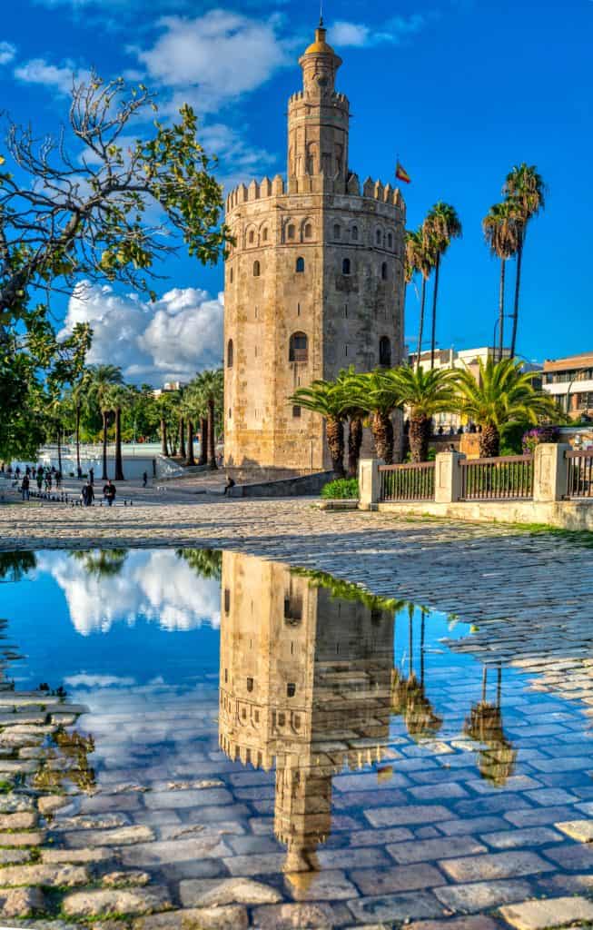 Torre del Oro in Sevilla na een regenbui